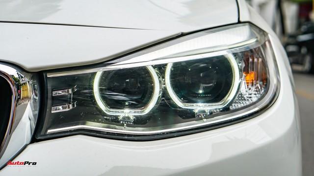 Gương chiếu hậu tích hợp đèn xi nhan trên BMW 328i GT